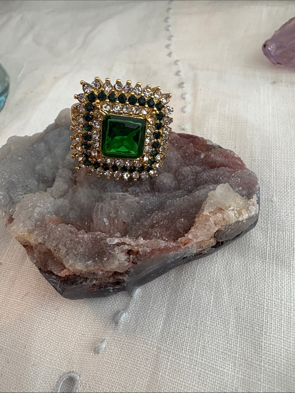 Vintage Hairlom Gold plated Ring.